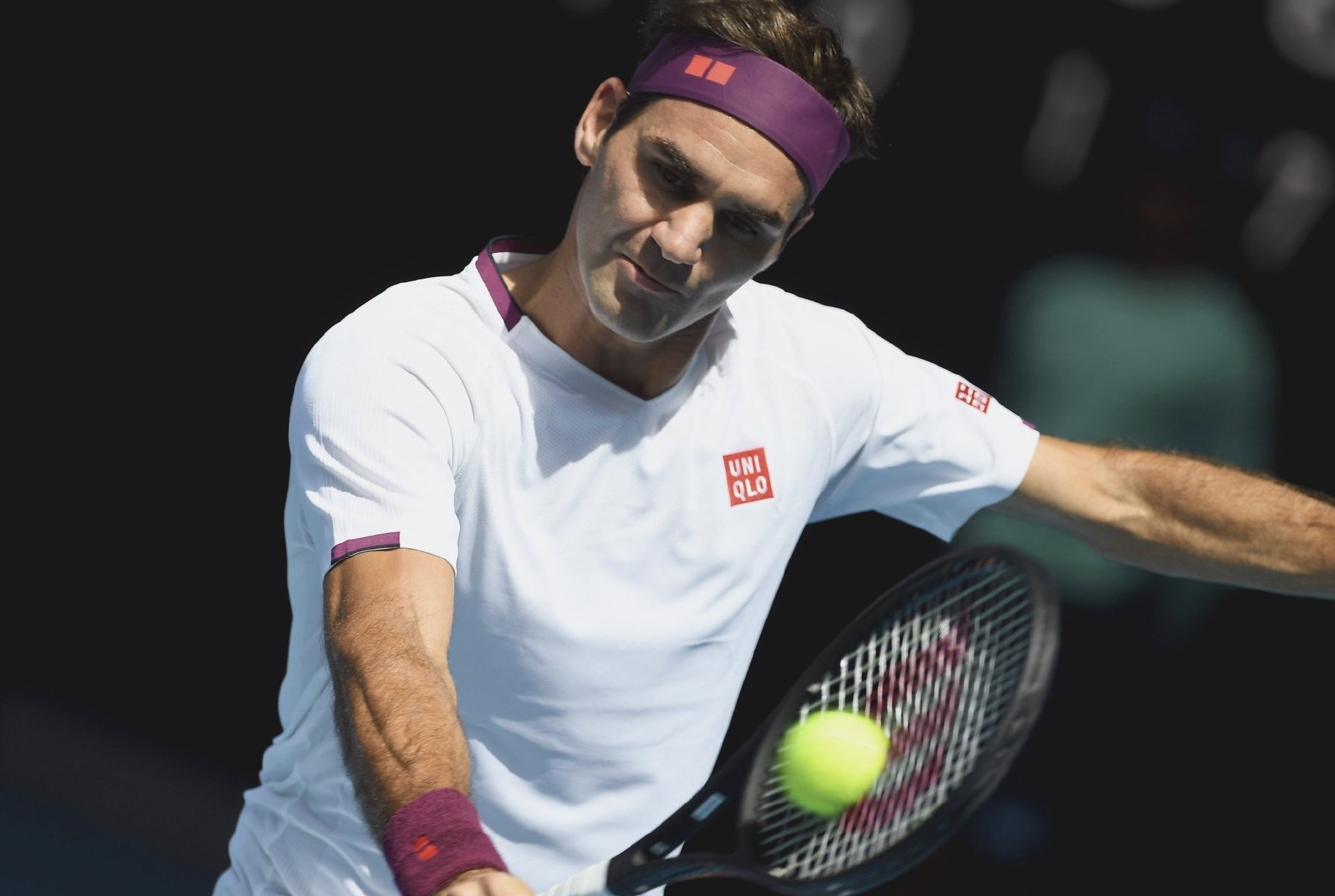 体育赛事-费德勒在巴黎圣日耳曼比赛中战术调整，比赛规则变更引发热议！上演精彩一战-体育赛事