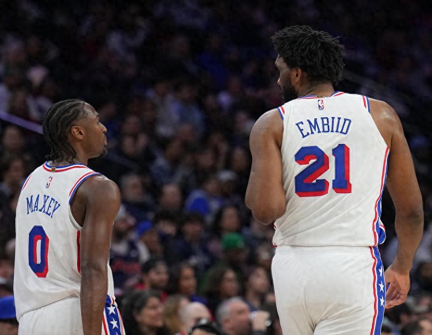 Yabo Sports-转折点费城76人队长鼓劲；荷甲赛后攻防权衡；信心回归；更衣室氛围转暖-Yabo Sports